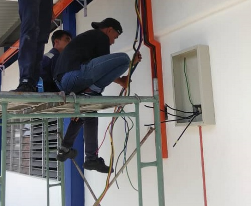 Pendawaian elektrik untuk bangunan premis kedai Rawang